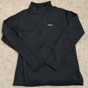 Patagonia men’s Large qtr zip